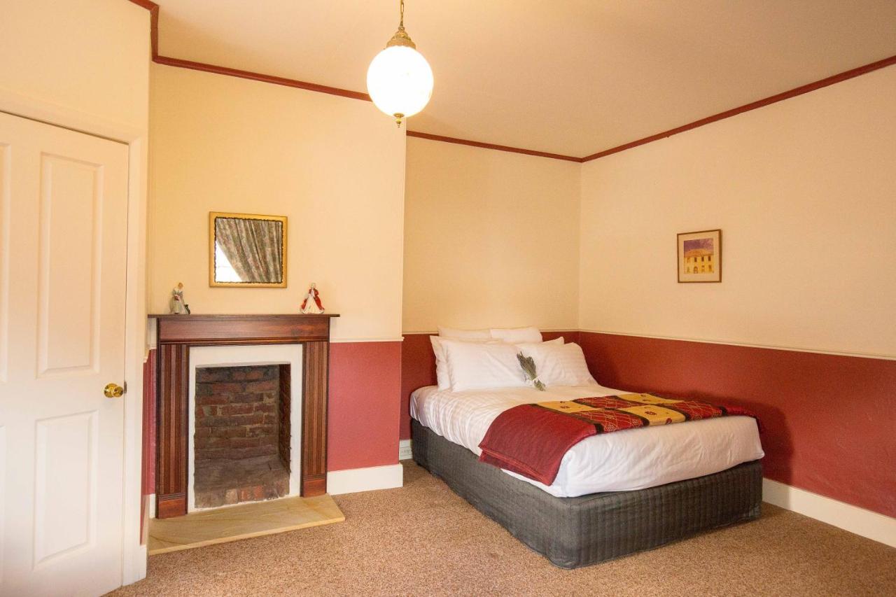 St Andrew'S Inn Conara Junction Bagian luar foto